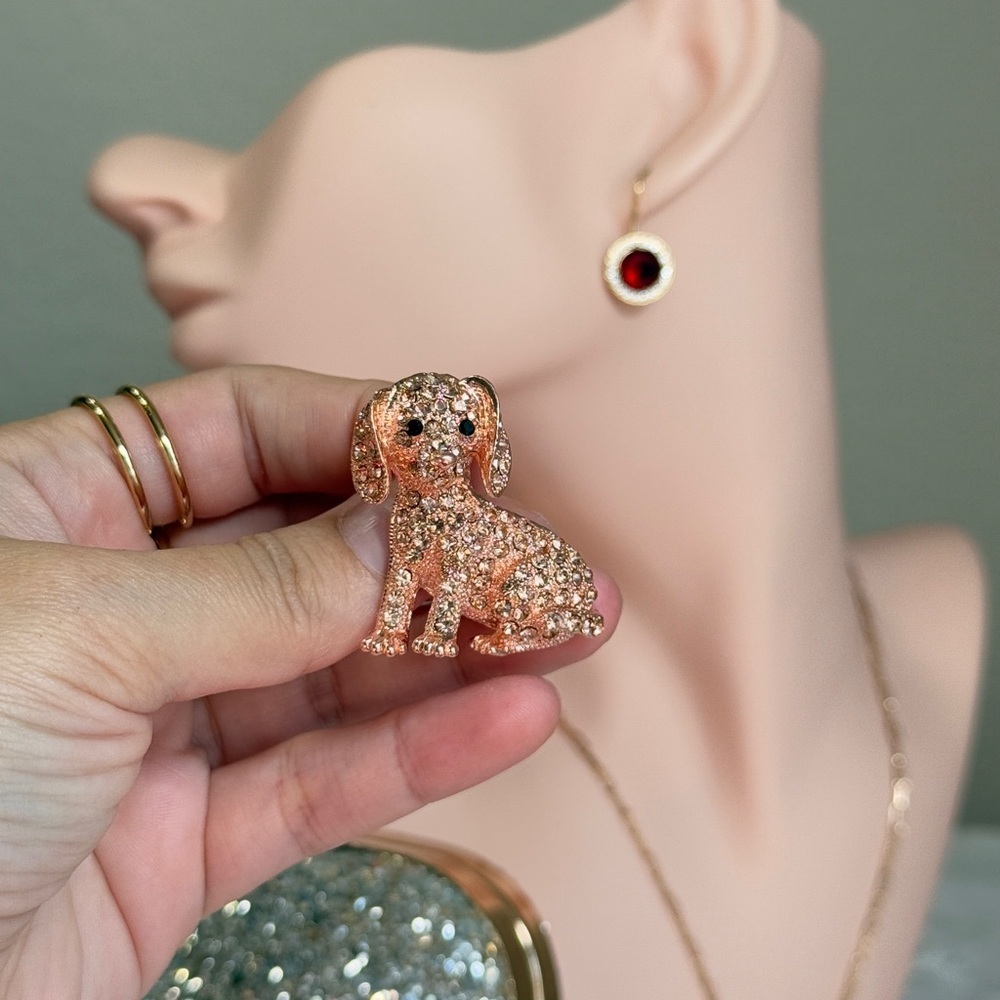 ⚜️ Sparkling Rose Gold Dog Brooch with Crystals 💎❤️🔥 - Picture 6 of 7